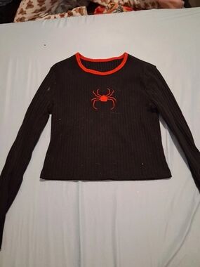 Black Ribbed Sweater with Red Spider Detail Crop Top L